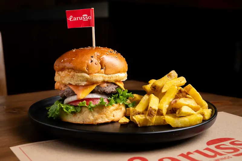 Larusso Original de Larusso Burgers & Wings